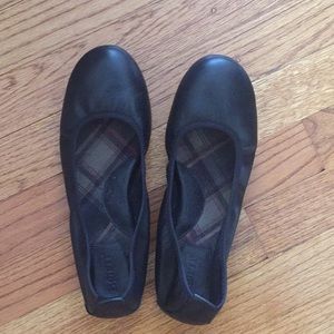 Born Women’s Flats